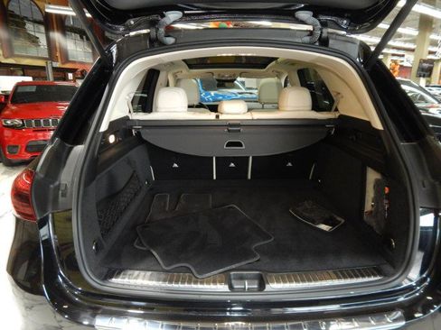 Used 2024 Mercedes-Benz GLE 350 GLE 350 AWD w/ AMG Line Exterior image 8