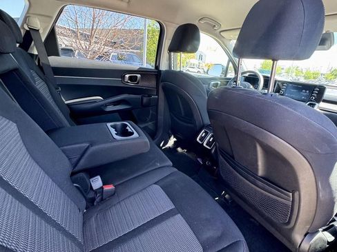 Used 2021 Kia Sorento LX image 13