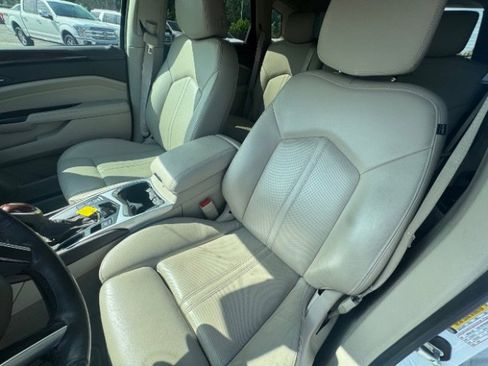 Used 2016 Cadillac SRX Luxury w/ Driver Awareness Package FWD image 11