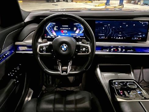 Used 2023 BMW 760i xDrive image 6
