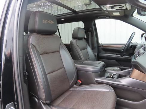 Used 2021 Chevrolet Suburban High Country w/ Premium Package AWD/4WD image 26