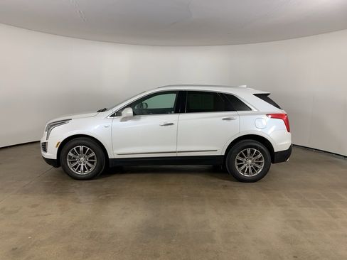Used 2017 Cadillac XT5 Luxury w/ Advanced Security Package image 16