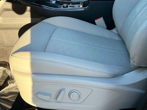 New 2026 Kia Sorento S w/ S Panoramic Sunroof Package image 18