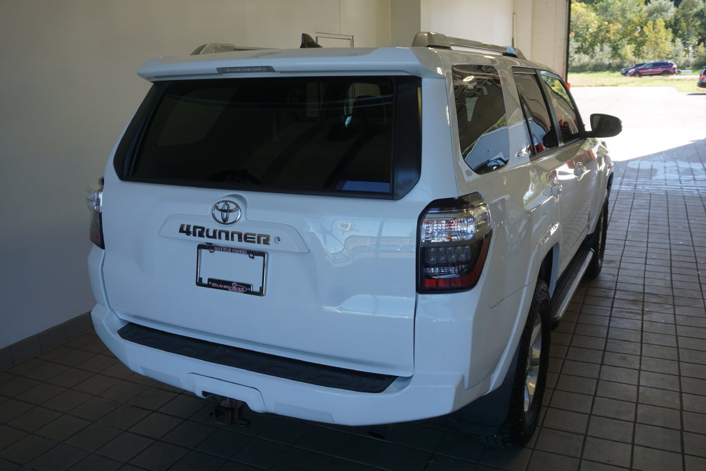 Used 2017 Toyota 4Runner SR5 Premium AWD/4WD image 17