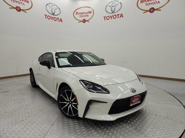 Used 2025 Toyota GR86 RWD image 1