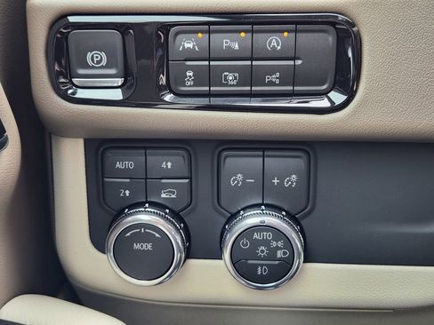 New 2026 GMC Yukon Denali AWD/4WD image 24