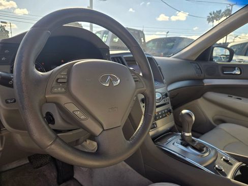 Used 2012 INFINITI G37 Journey w/ Premium Pkg image 11