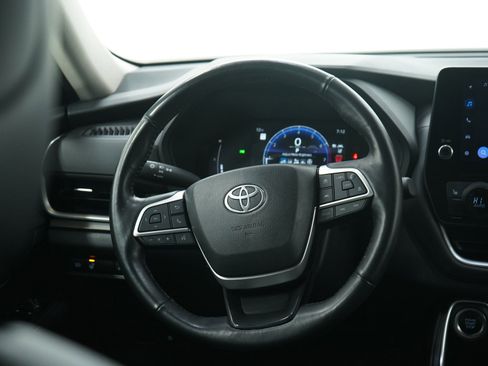 Used 2024 Toyota Grand Highlander XLE image 26