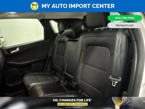 Used 2025 Ford Escape SE FWD image 23