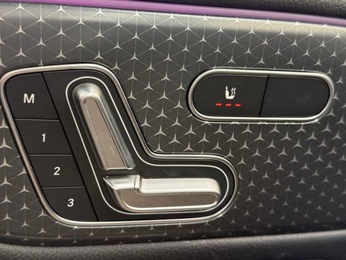 Used 2025 Mercedes-Benz GLB 250 image 13