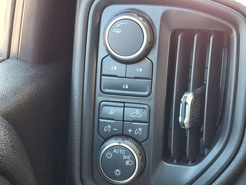 Certified 2025 Chevrolet Silverado 2500 W/T AWD/4WD image 23