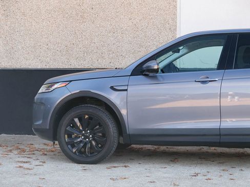 Used 2020 Land Rover Discovery Sport SE image 14