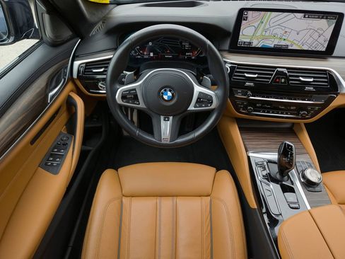 Used 2023 BMW M550i xDrive w/ Executive Package AWD/4WD image 20