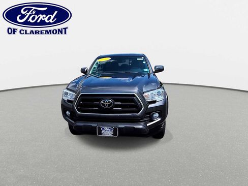 Used 2022 Toyota Tacoma SR5 AWD/4WD image 3