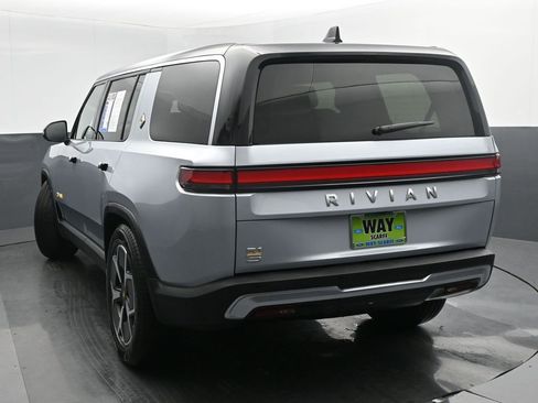 Used 2023 Rivian R1S Adventure image 4