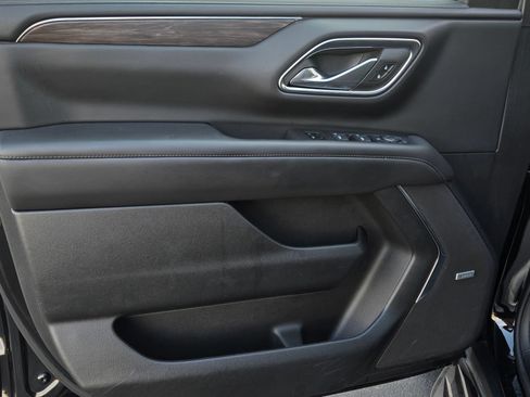 Used 2024 Chevrolet Tahoe LT RWD image 9