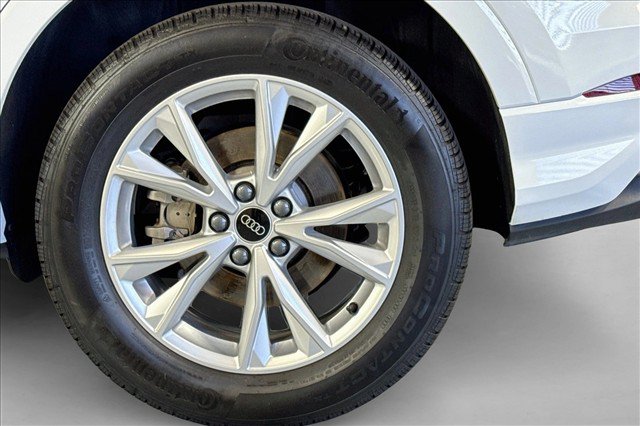Used 2025 Audi Q3 2.0T Premium w/ Convenience Package AWD/4WD image 30