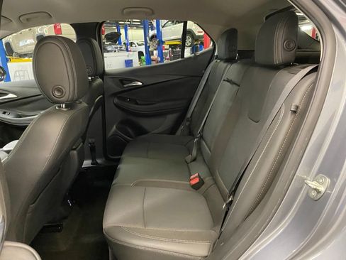 Used 2022 Buick Encore GX Select w/ Sport Touring Package FWD image 18