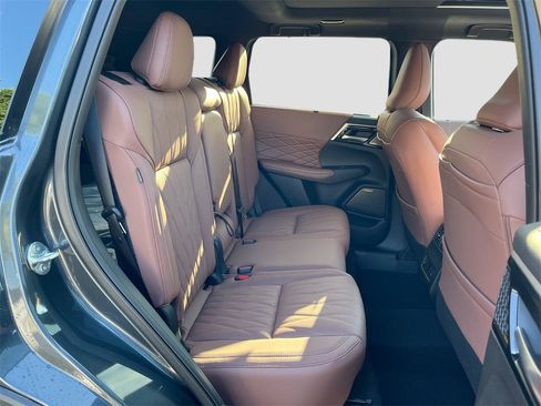 New 2025 Mitsubishi Outlander SEL image 29