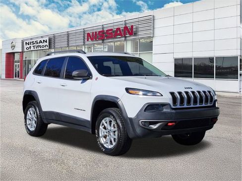 Used 2015 Jeep Cherokee Trailhawk w/ Leather Interior Group image 1