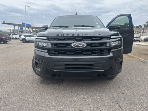 Used 2023 Ford Expedition Limited image 21