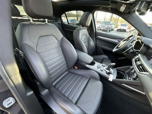 Used 2023 Alfa Romeo Stelvio Veloce image 25