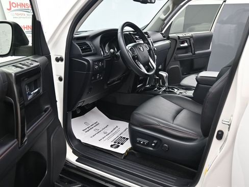 Used 2022 Toyota 4Runner TRD Off-Road Premium image 18