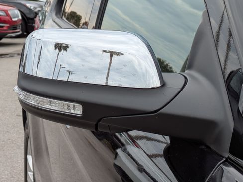 Used 2019 Ford Explorer XLT w/ Equipment Group 202A image 11