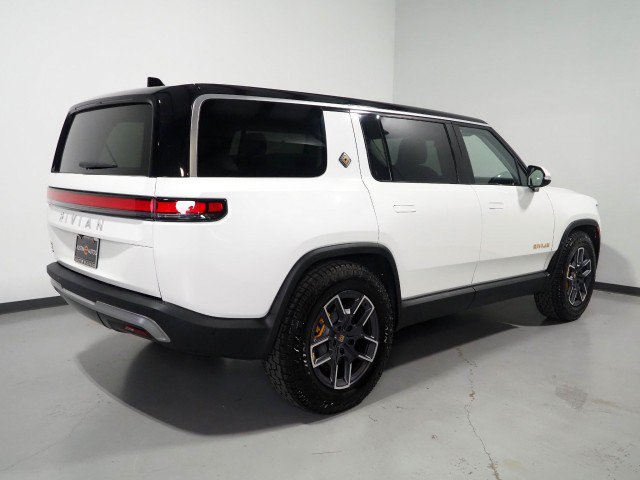 Used 2024 Rivian R1S AWD Adventure image 7