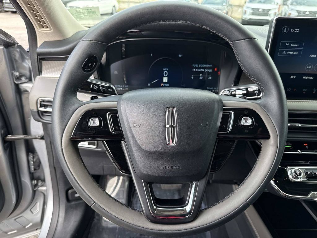 Used 2023 Lincoln Corsair FWD image 38