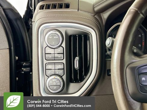 Used 2022 GMC Sierra 3500 Denali w/ Technology Package image 19