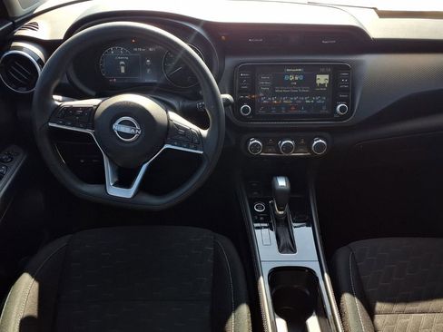 Used 2024 Nissan Kicks SV FWD image 13