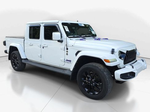 Used 2022 Jeep Gladiator Overland AWD/4WD image 2