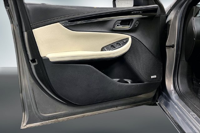 Used 2017 Chevrolet Impala Premier w/ Enhanced Convenience Package FWD image 19