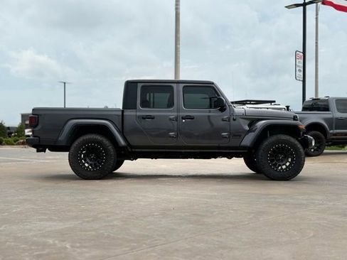 Used 2023 Jeep Gladiator Sport image 6