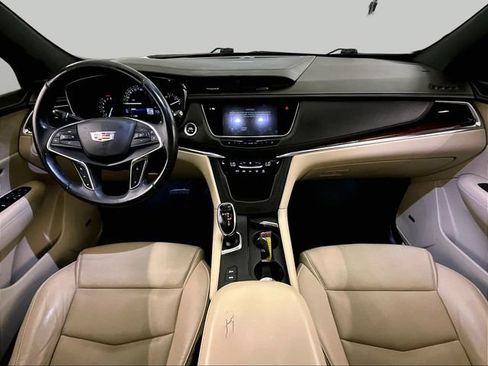 Used 2018 Cadillac XT5 Luxury w/ Driver Awareness Package AWD/4WD image 15