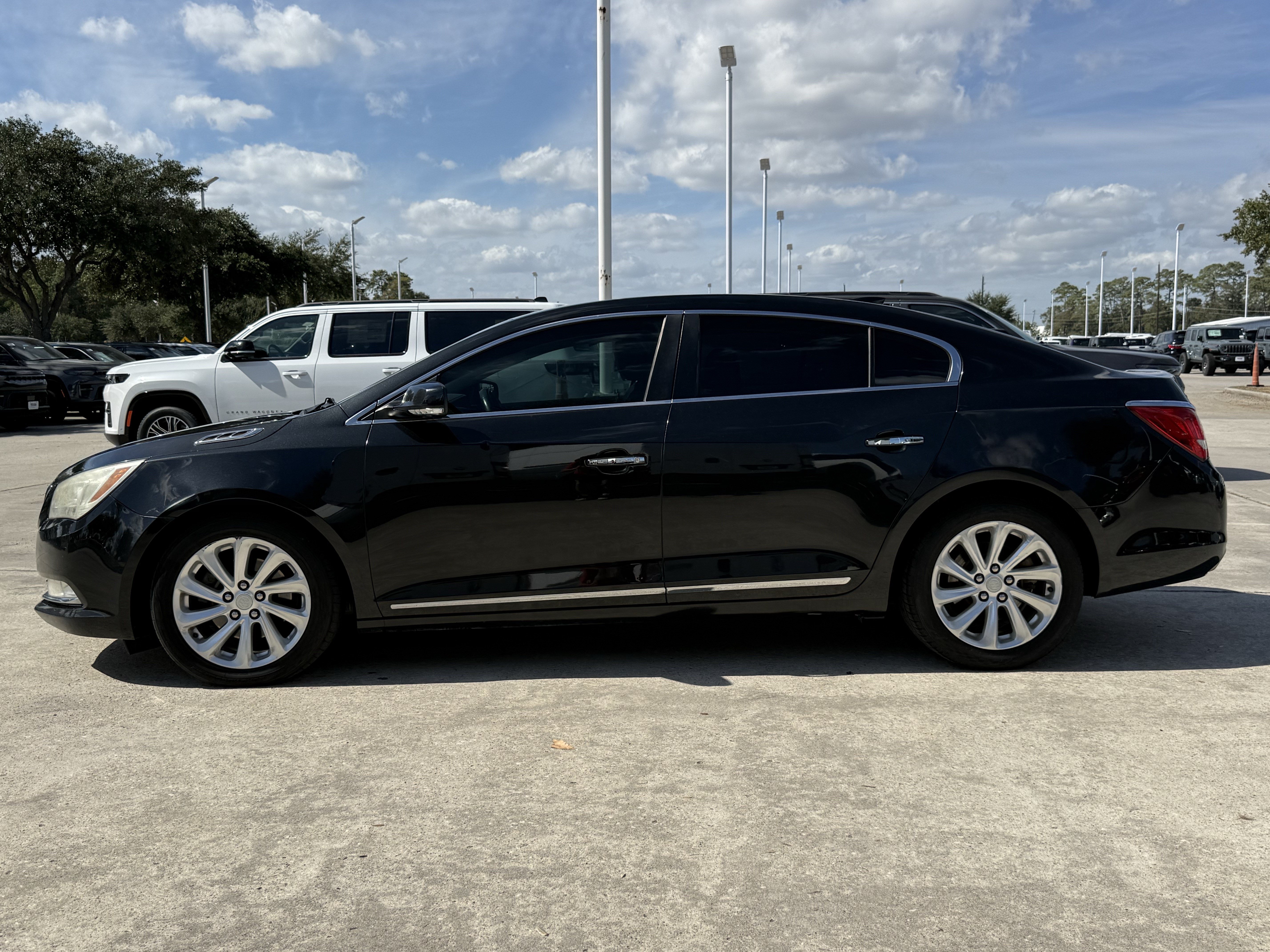 Used 2015 Buick LaCrosse Leather w/ Driver Confidence Package #1 FWD image 8