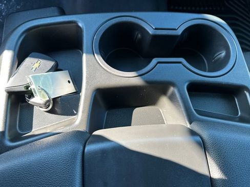 Used 2025 Chevrolet Silverado 1500 Custom image 32