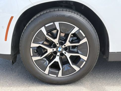 Certified 2025 BMW X3 xDrive30i w/ Premium Package AWD/4WD image 10