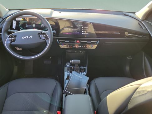 New 2026 Kia Niro EX FWD image 7
