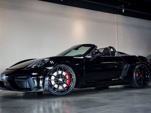 Used 2022 Porsche 718 Boxster Spyder RWD image 98