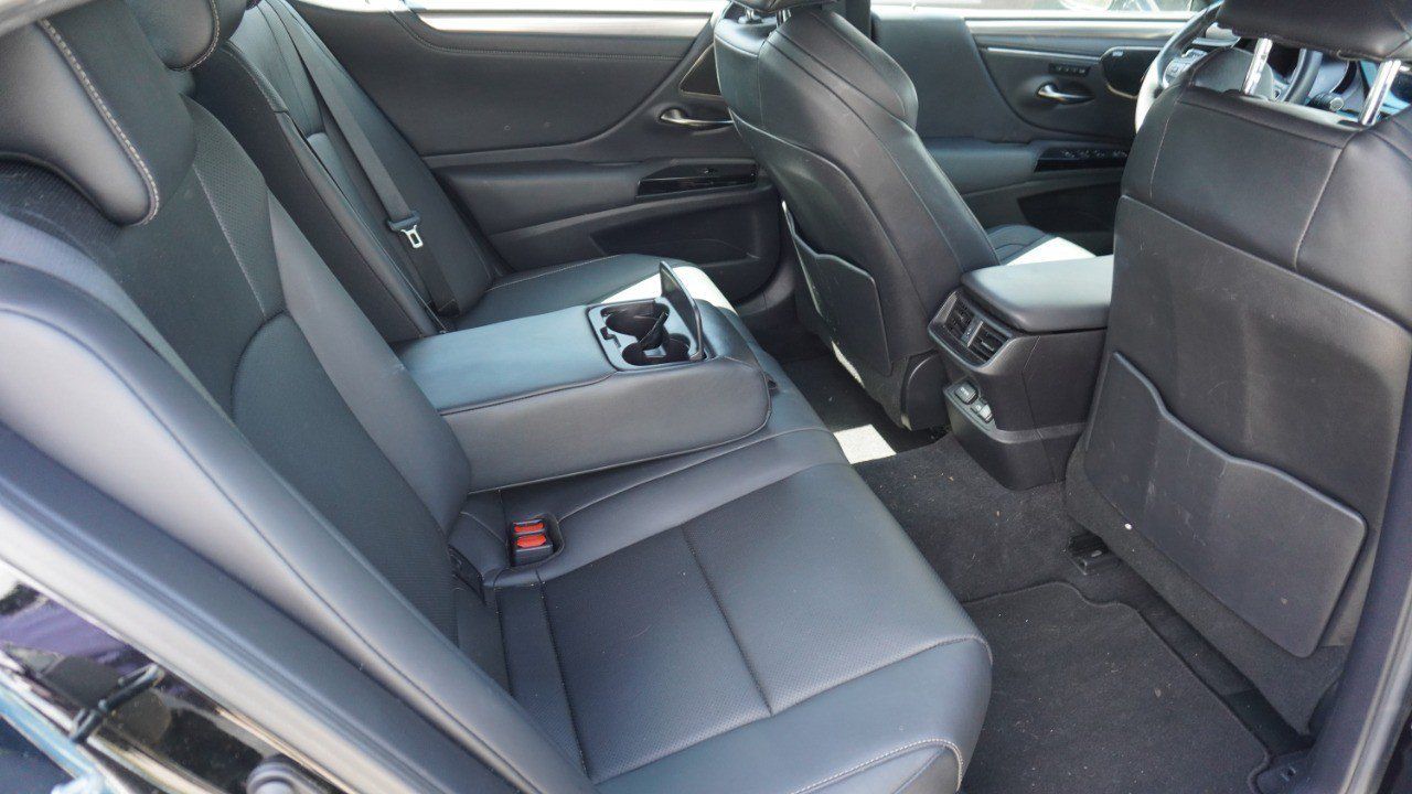 Used 2024 Lexus ES 300h F Sport w/ Accessory Package (Z2) FWD image 11