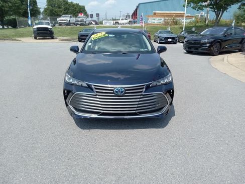 Used 2021 Toyota Avalon XLE FWD image 2