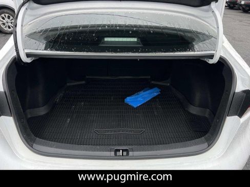 Used 2023 Toyota Corolla LE image 18