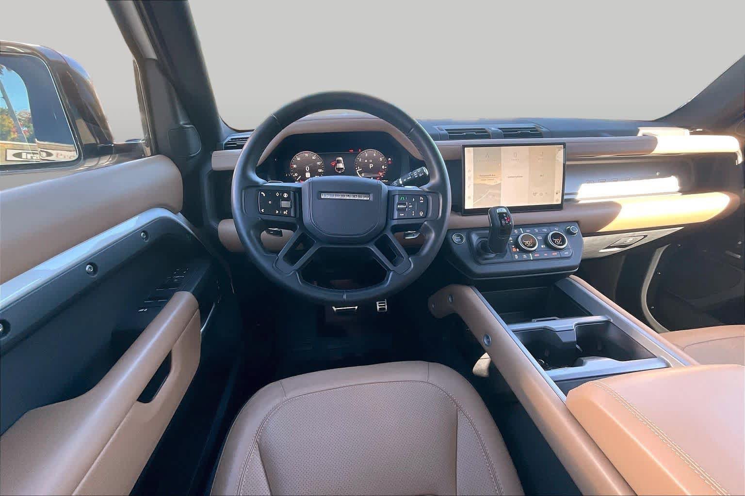 Used 2025 Land Rover Defender 110 V8 AWD/4WD image 5