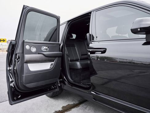 Used 2019 Rolls-Royce Cullinan image 26