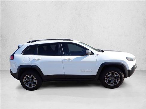 Used 2019 Jeep Cherokee Trailhawk w/ Cold Weather Group AWD/4WD image 9