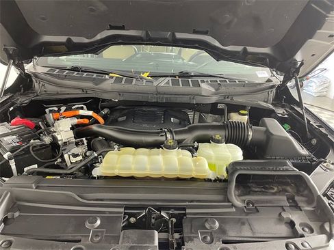 Used 2022 Ford F150 Lariat w/ Max Trailer Tow Package image 21