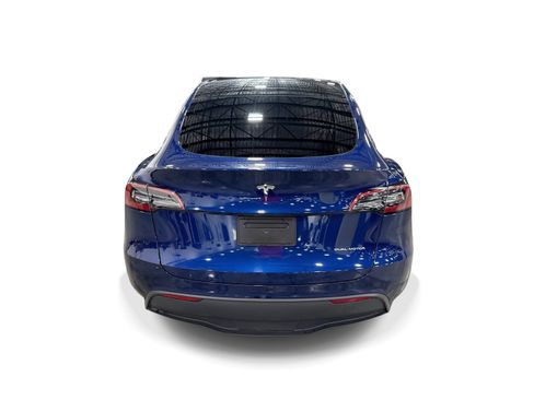 Certified 2023 Tesla Model Y AWD image 5