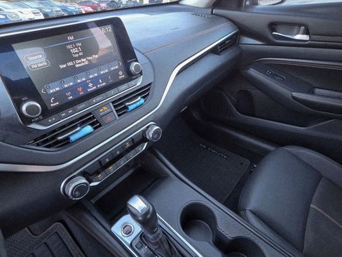 Used 2022 Nissan Altima 2.5 SR image 18
